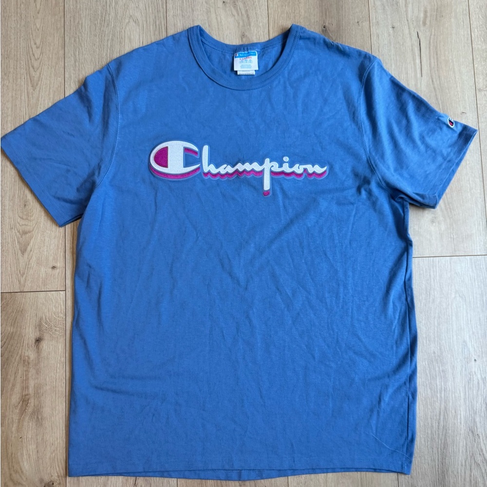 Champion Men’s XL TShirt Blue Periwinkle Embroidered Logo White Pink Accents Y2K